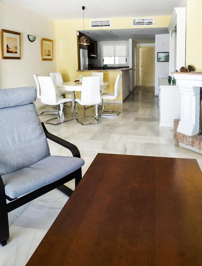 Homelystay-Benalmadena, Puerto Marina エクステリア 写真